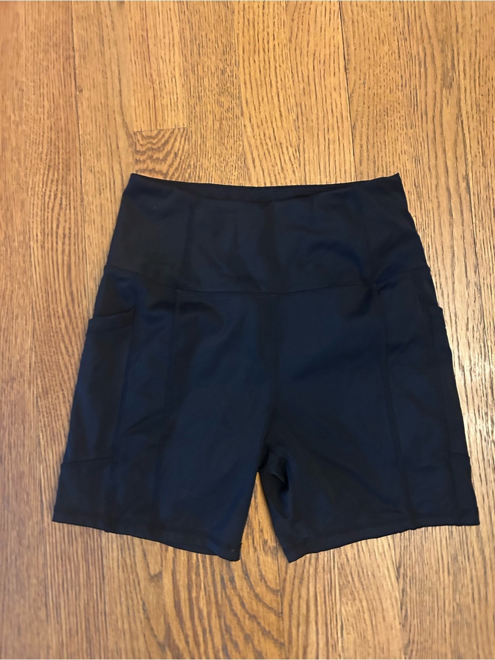 New High-Waist Black Women's Active Bike Shorts with Side Pockets